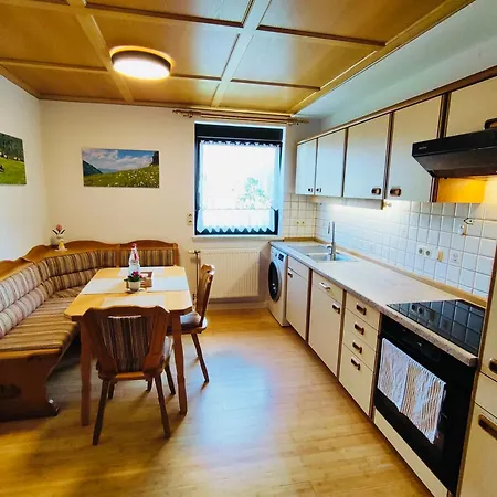 Allpartment Allgaeu - Mit 3 Schlafzimmern & Balkon * Kempten
