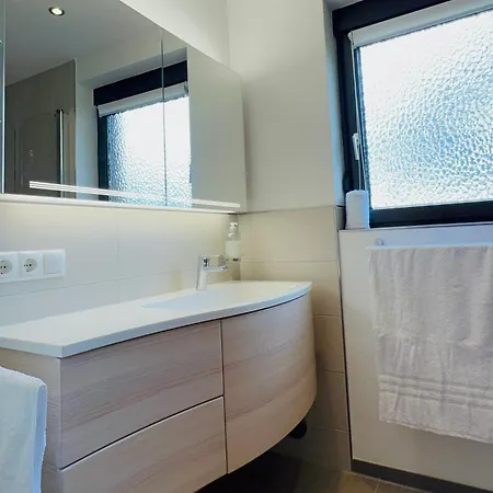 Allpartment Allgaeu - Mit 3 Schlafzimmern & Balkon Кемптен