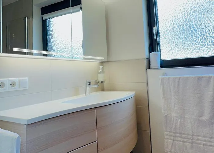 Allpartment Allgaeu - Mit 3 Schlafzimmern & Balkon Kempten
